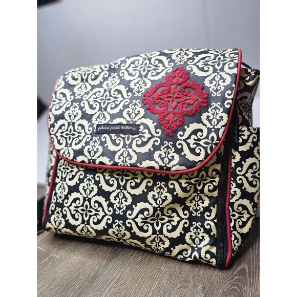 Petunia Pickle Bottom NWT Red White And Black Luxury Diaper Bag - Picture 2 of 9